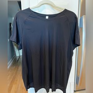 Black lululemon mesh shirt slit back size 10